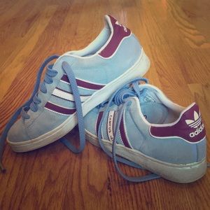 VINTAGE 👀 90’s ADIDAS ‘Campus’ baby blue!
